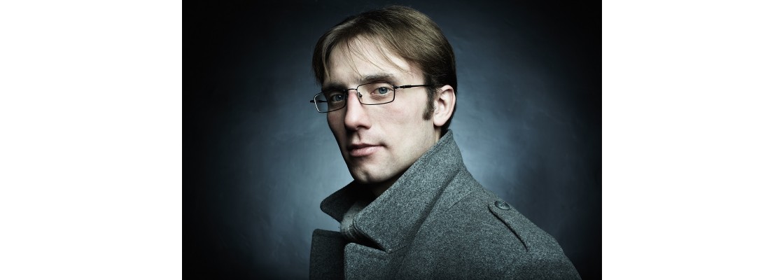 https://www.funkyreaders.co.uk/image/cache/catalog/a%20Licensed%20images/artistic-dark-portrait-of-the-young-beautiful-man-2021-08-26-17-05-25-utc%20(1)-1120x400.jpg