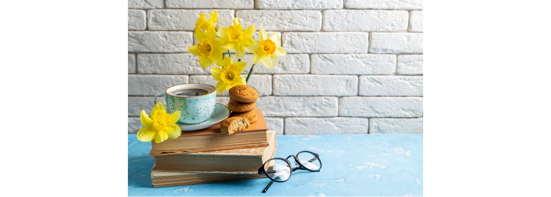 https://www.funkyreaders.co.uk/image/cache/catalog/a%20Licensed%20images/spring-flowers-daffodils-bouquet-coffee-cup-book-2023-11-27-05-22-55-utc-1120x400.jpg