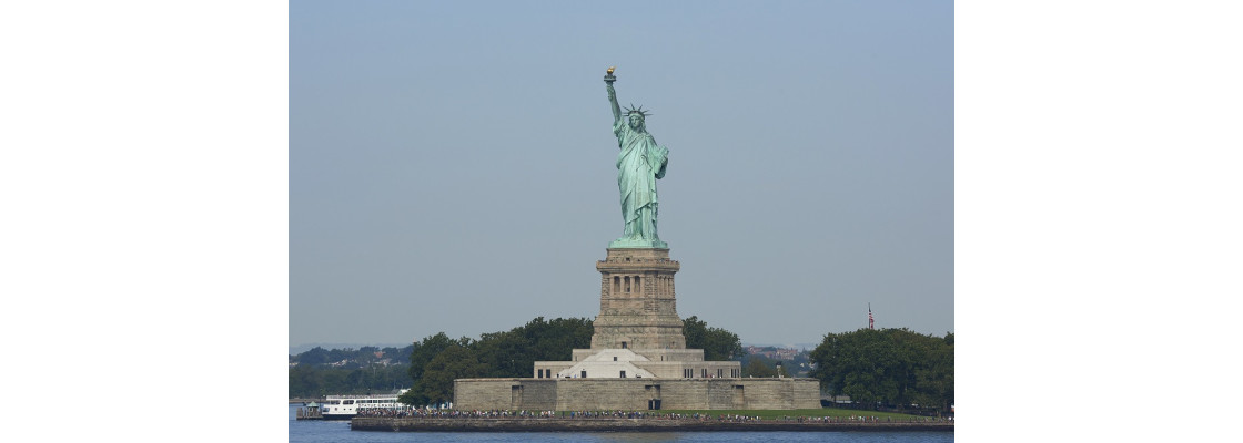 https://www.funkyreaders.co.uk/image/cache/catalog/a%20Licensed%20images/the-statue-of-liberty-new-york-city-2021-08-26-16-30-33-utc-1120x400.jpg